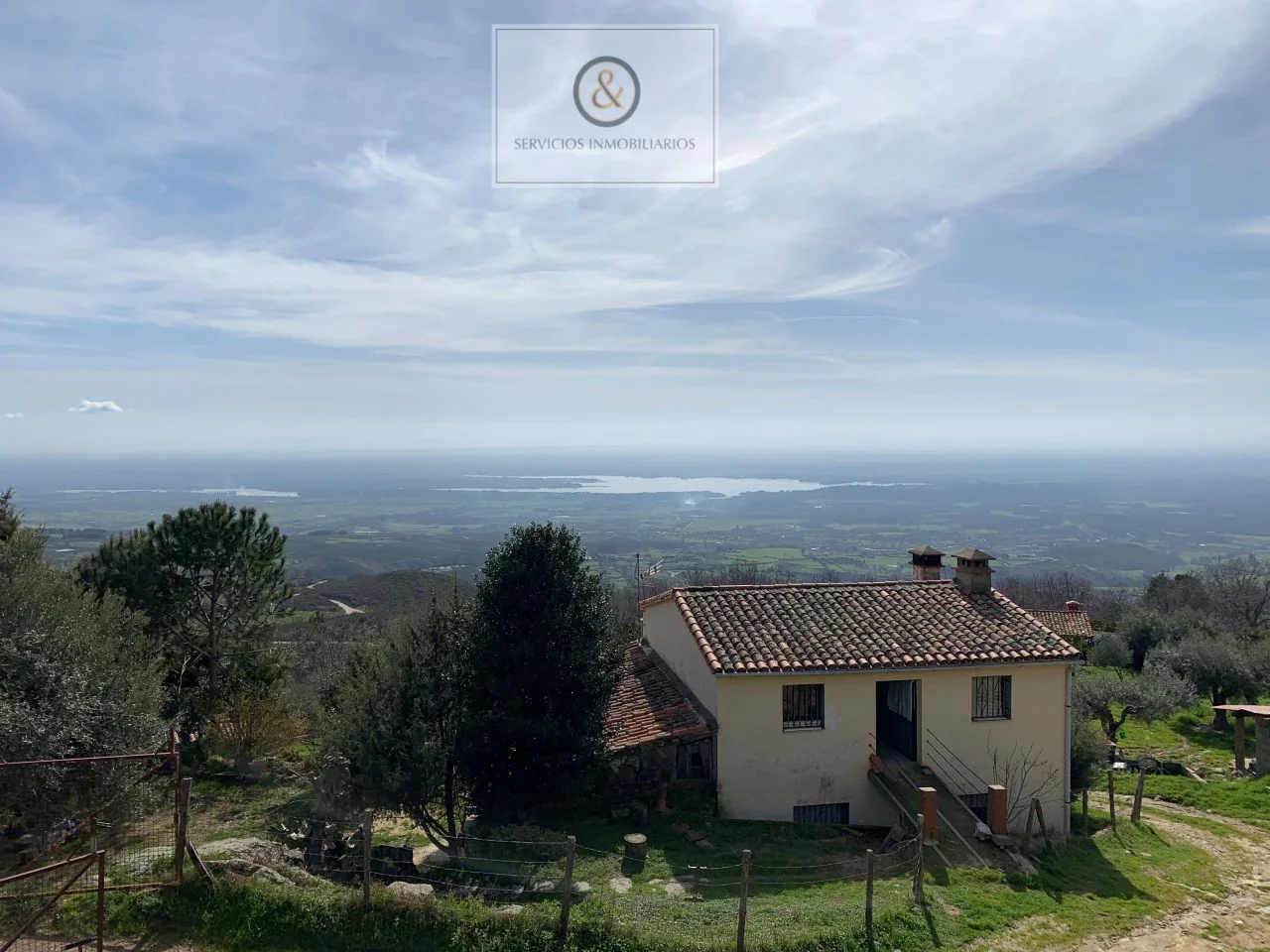 Propiedad rural en Candeleda, tres dormitorios