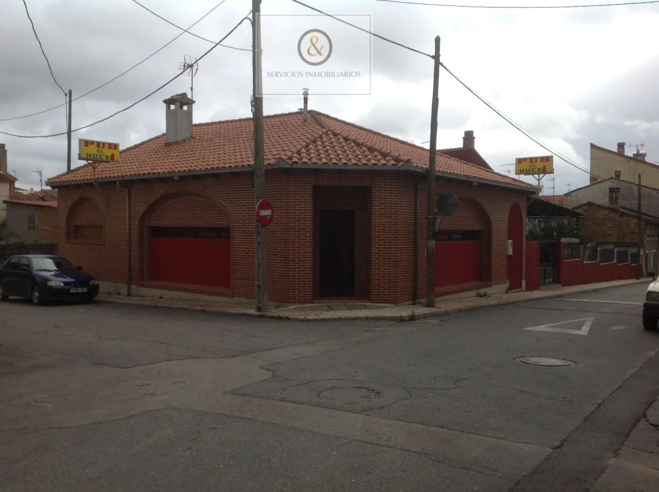Solar urbano céntrico con edificio hostelero