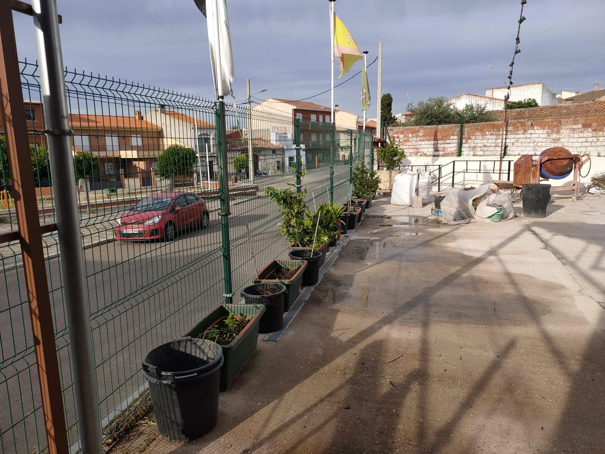 Hospitality venue with large urban plot