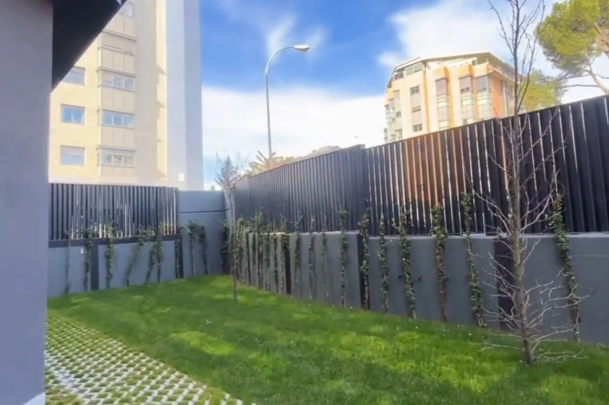 New-build Arturo Soria flat, private garden