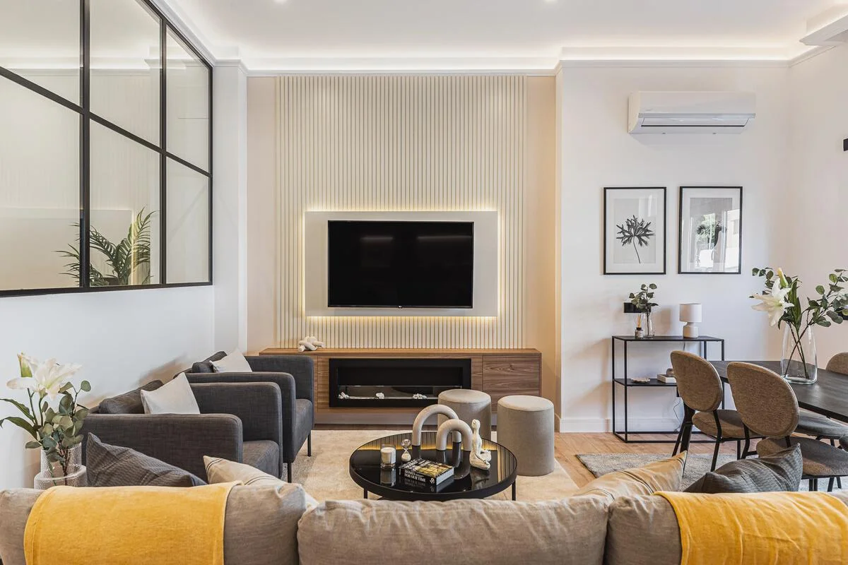 Three renovated Legazpi flats, 76 m²