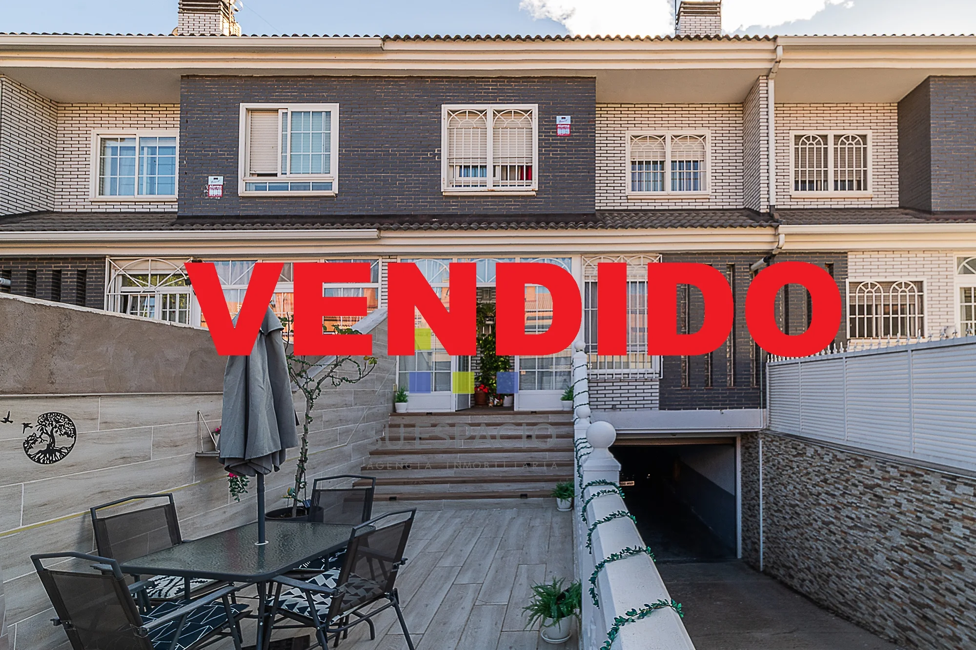 Well-kept Parla townhouse, five bedrooms