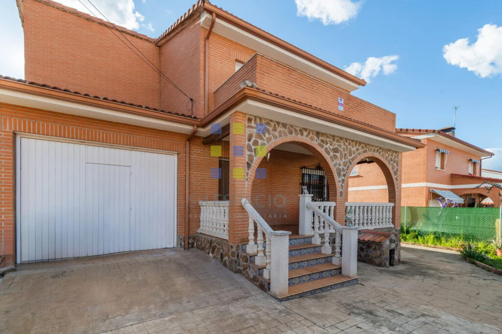 Chalet independiente con piscina en Méntrida