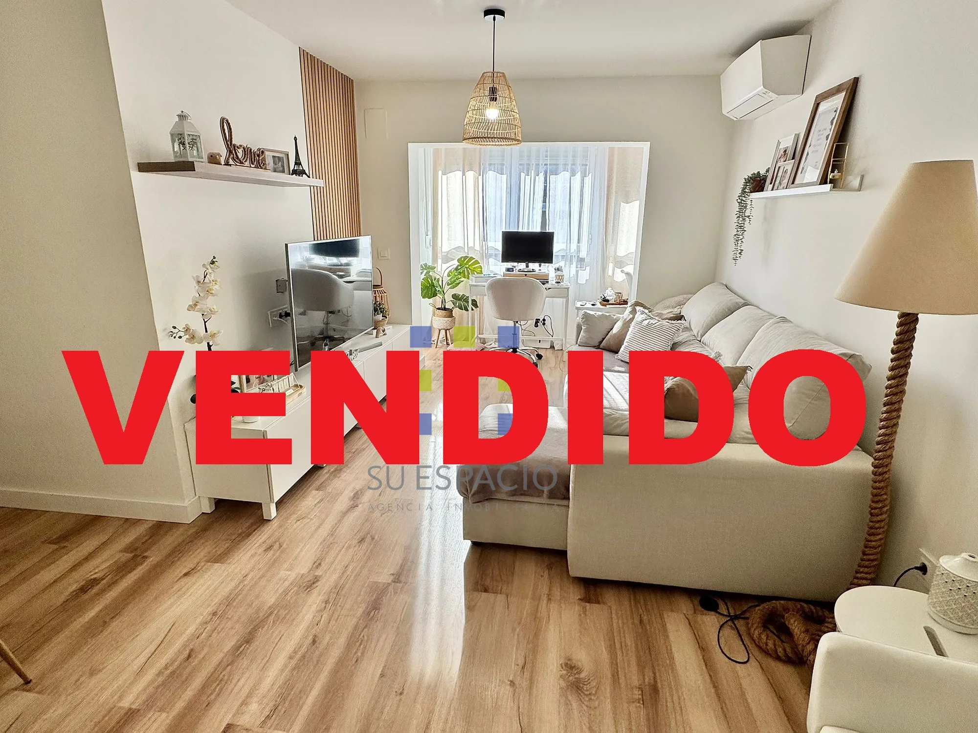 Renovated seventh-floor flat, four bedrooms
