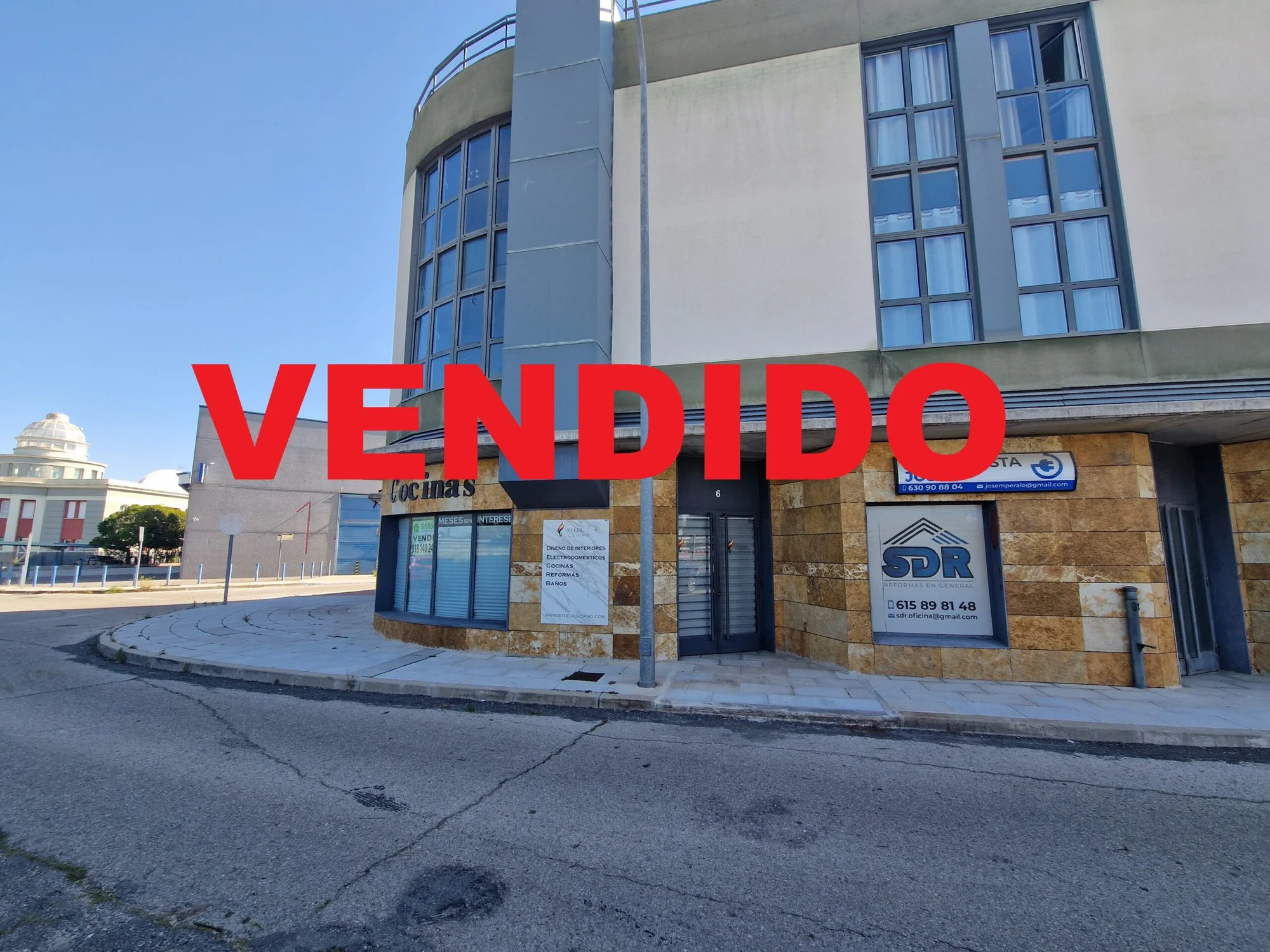 Street-front commercial unit, 50 m²