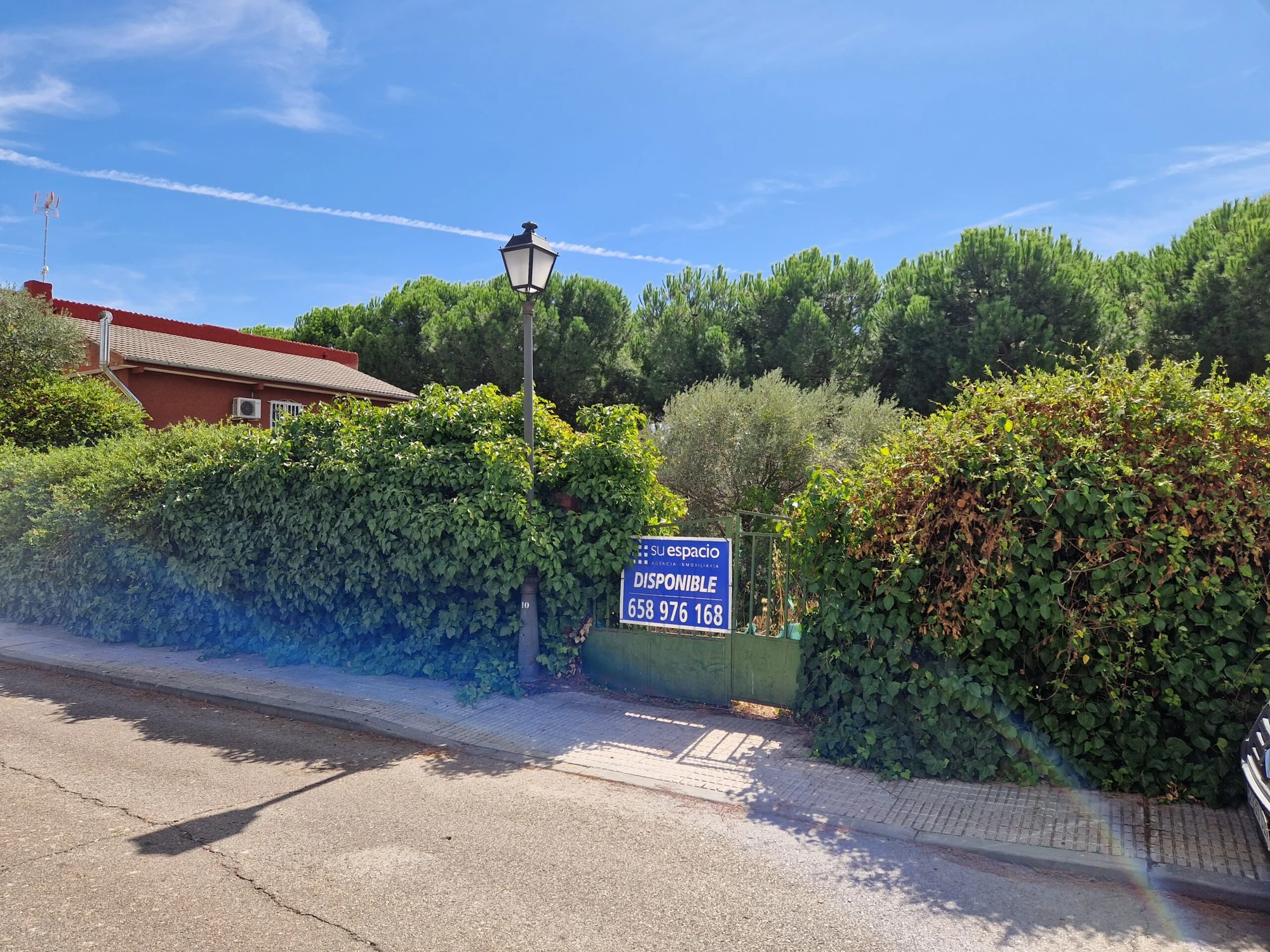 Urban plot near Serranillos centre