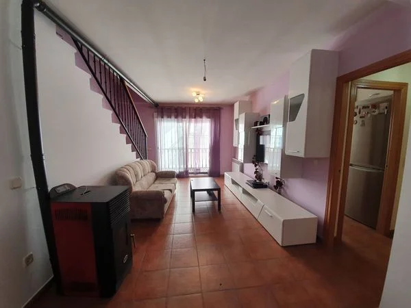 Dúplex reformado en Corpa, tres dormitorios