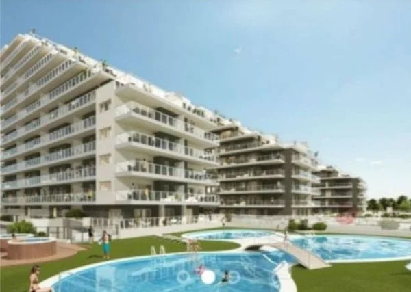 New beachfront apartment with sea views