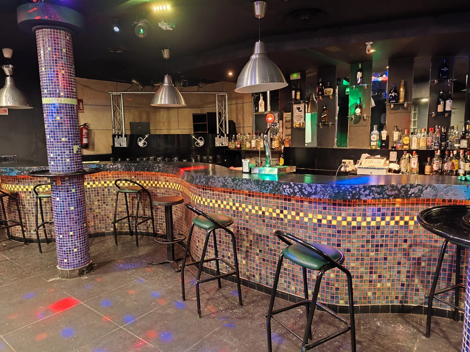 Reformed nightclub in central Villaconejos