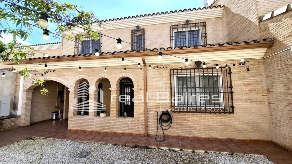 Chalet de seis dormitorios cerca de la estación de Illescas