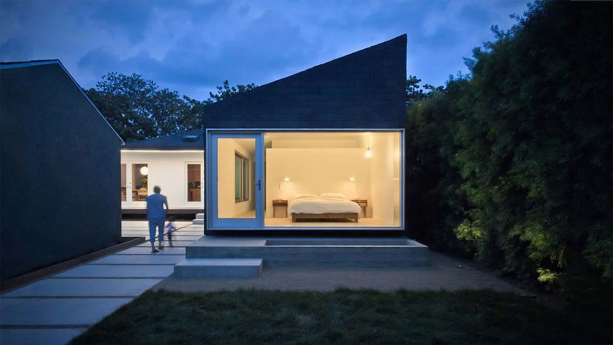 Four-bedroom house with swimming pool