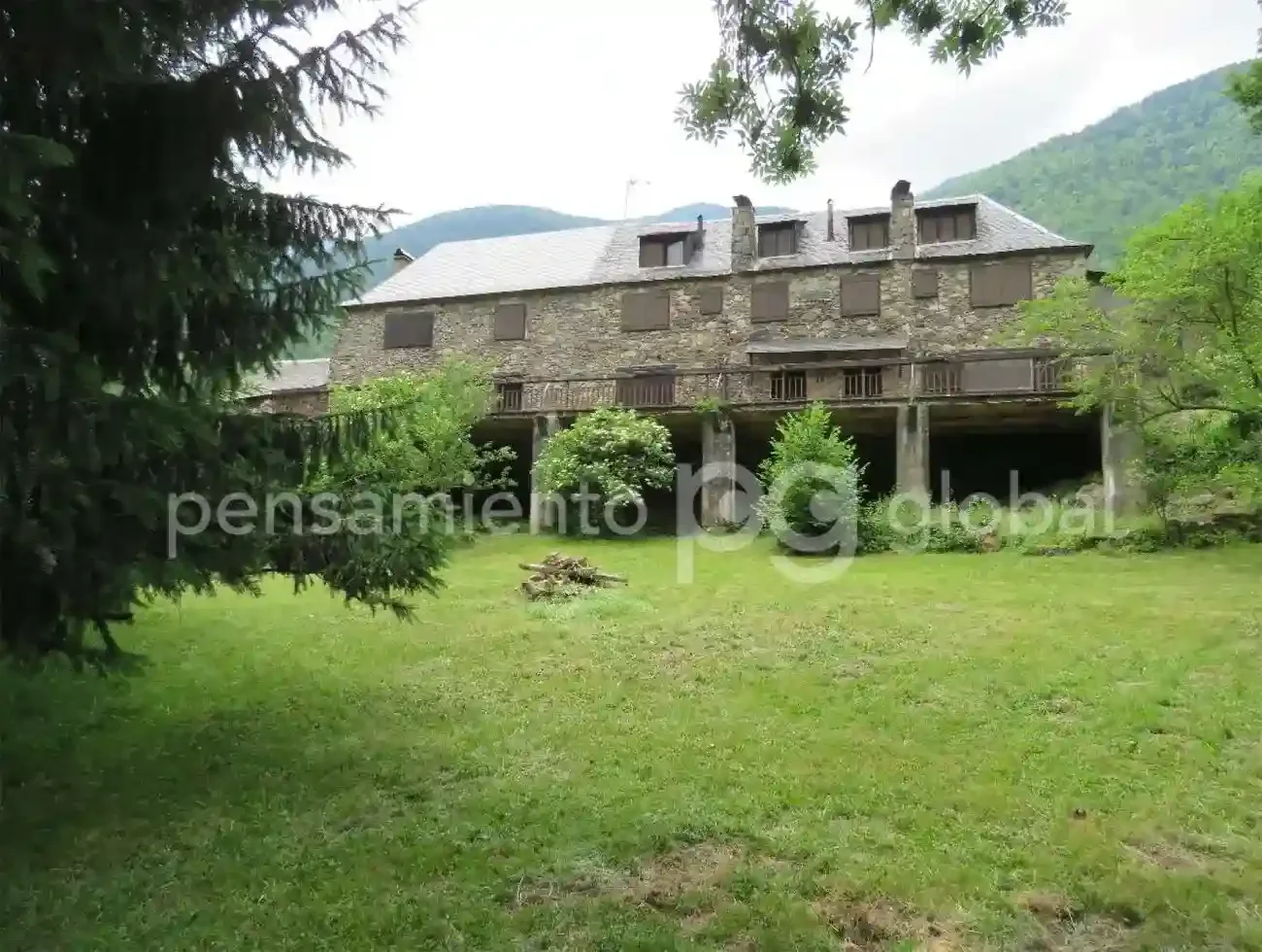 Finca rural cerca de Baqueira, 12 dormitorios