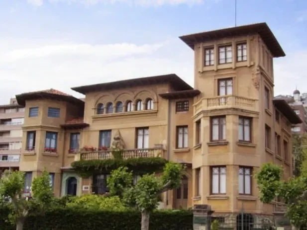 Casa histórica en El Sardinero, 8 habitaciones