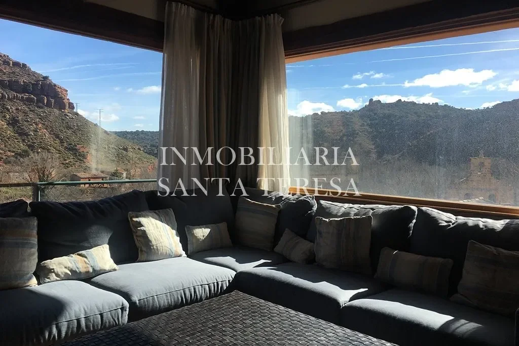 Three-level country house, four bedrooms