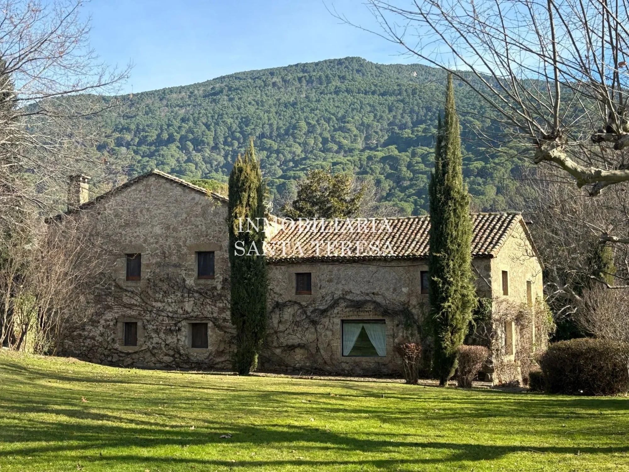Historic mill estate, 21-bedroom retreat