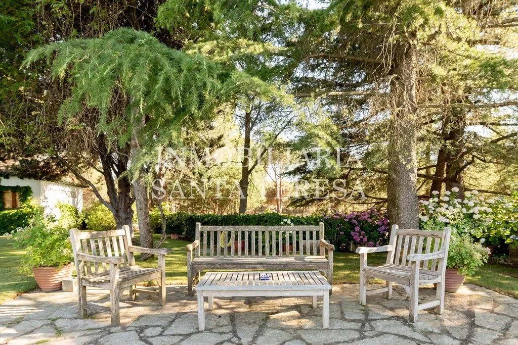 Large country estate with pool and padel