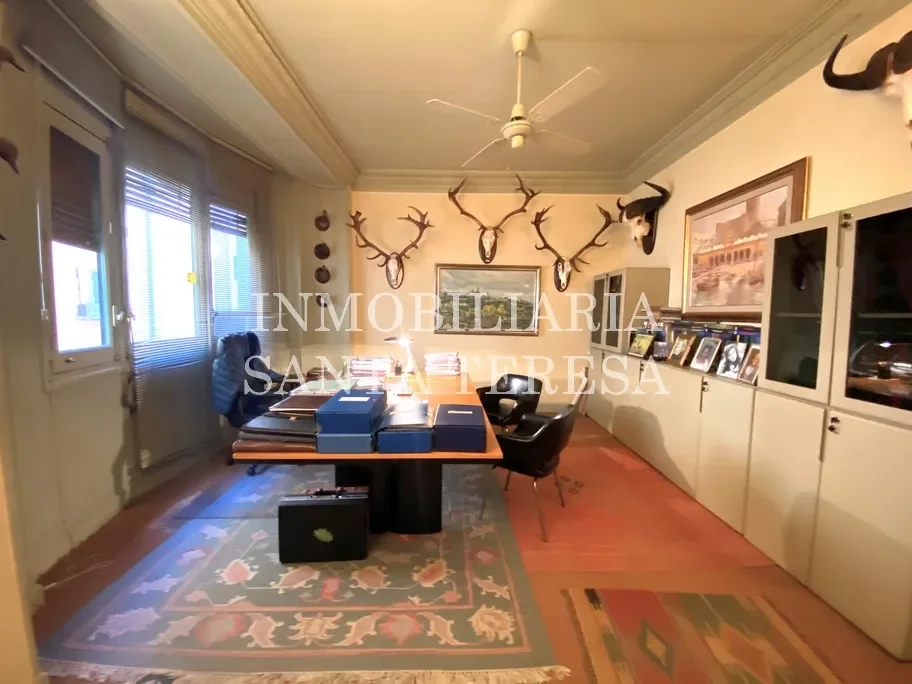 Almagro interior flat, four bedrooms