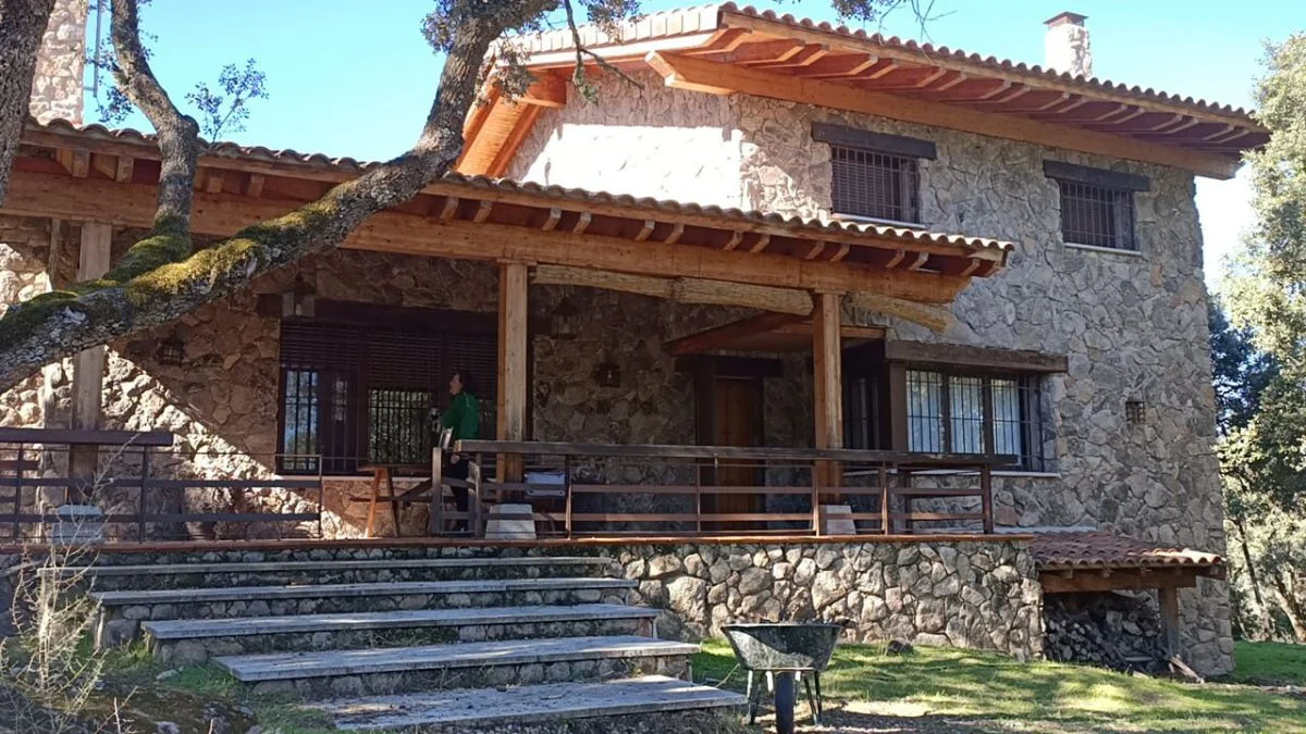 Casa rural en parcela de 16.000 m²