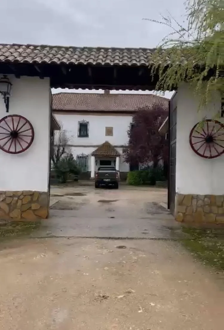 Large agricultural estate with manor house