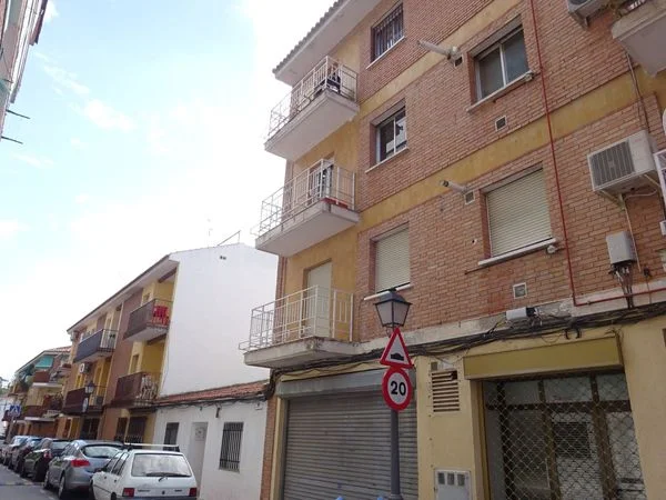 Two-unit street-front commercial investment