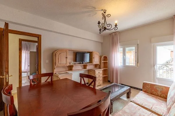 Updated Three-Bed Flat With Mountain Views