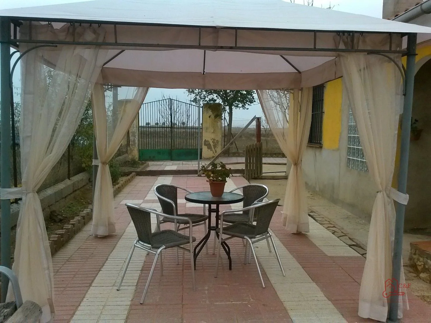 Chalet rústico con 17.000 m² de terreno
