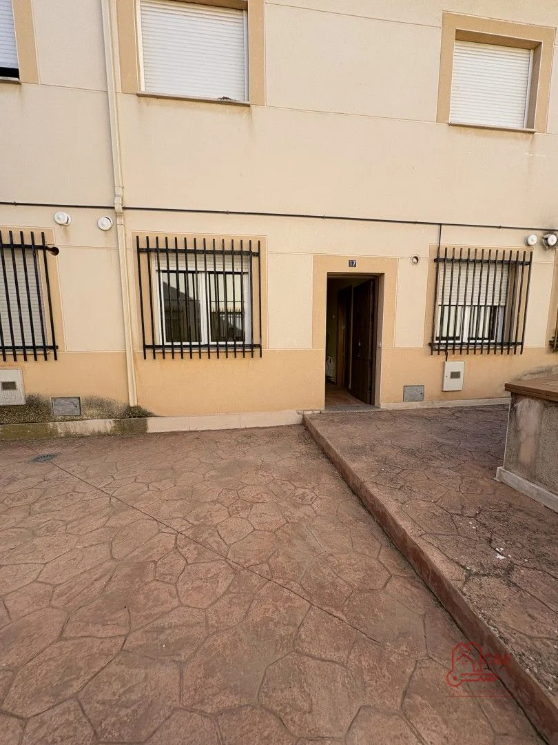 Good townhouse in Herencia, 2 bedrooms