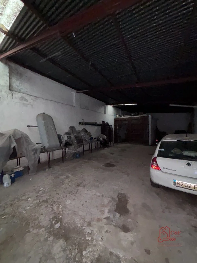 Nave industrial en Alcázar, 147 m²