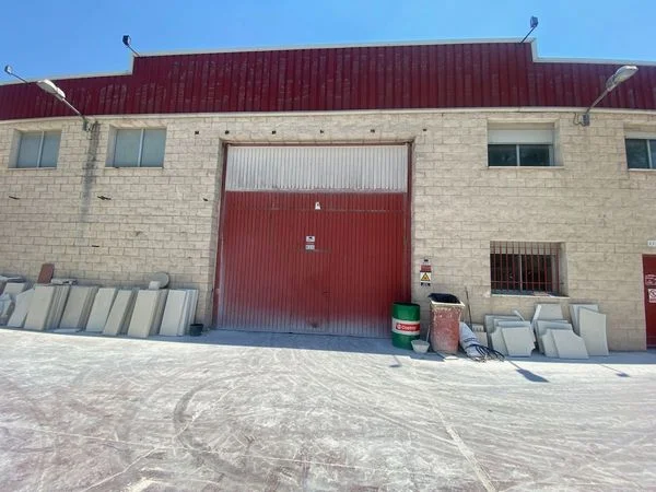 Nave industrial en rentabilidad, 715 m²