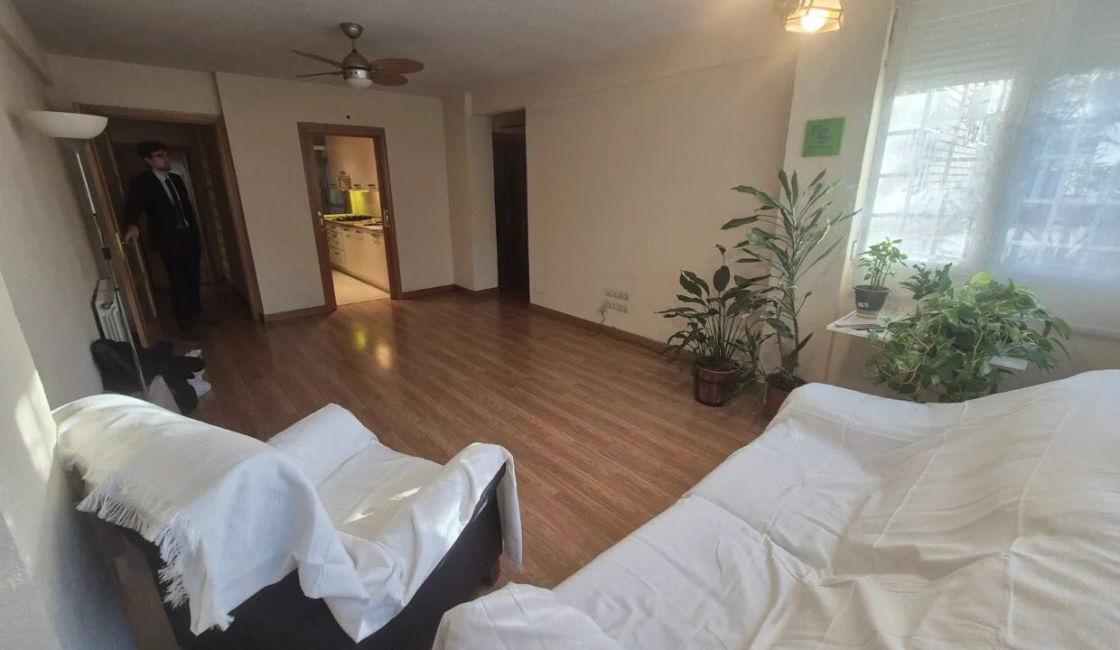 Exterior ground-floor flat, 3 bedrooms