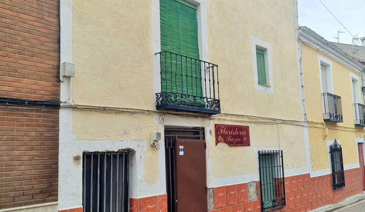 Three-storey renovation house near town hall
