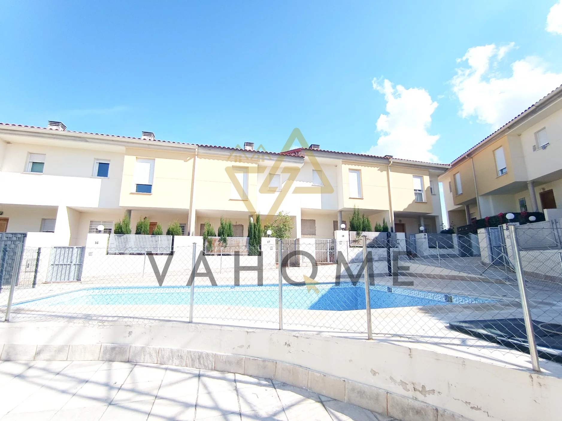 Three-bedroom chalet with communal pool