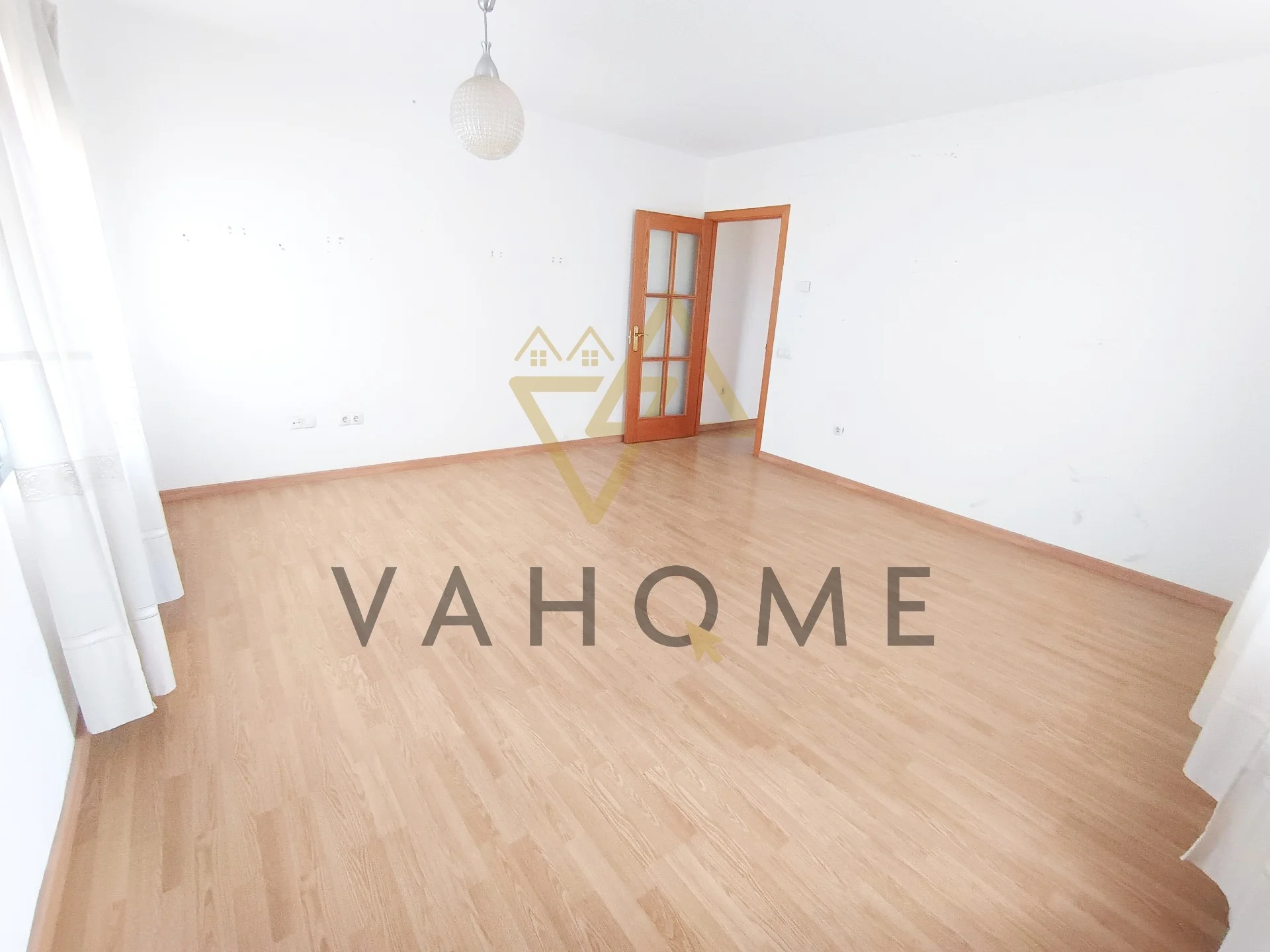 Bright Ocaña flat with garage