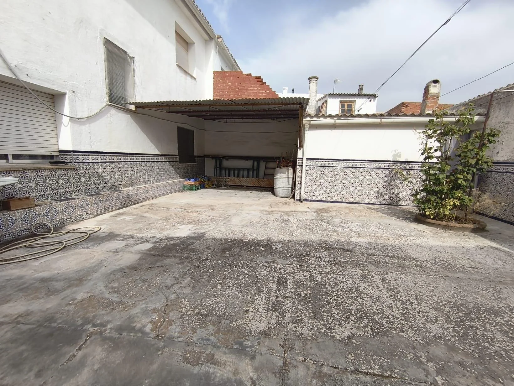 Two-storey Noblejas house, four bedrooms