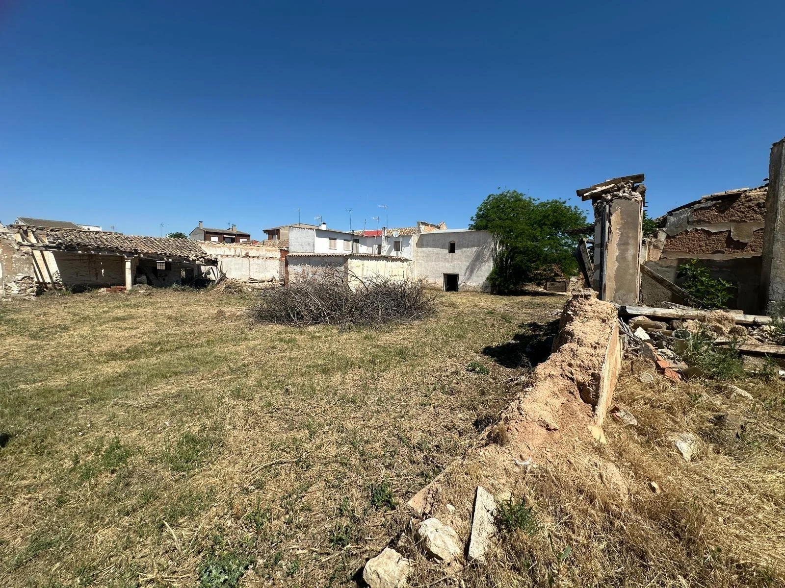 Terreno edificable céntrico de 1.592 m²