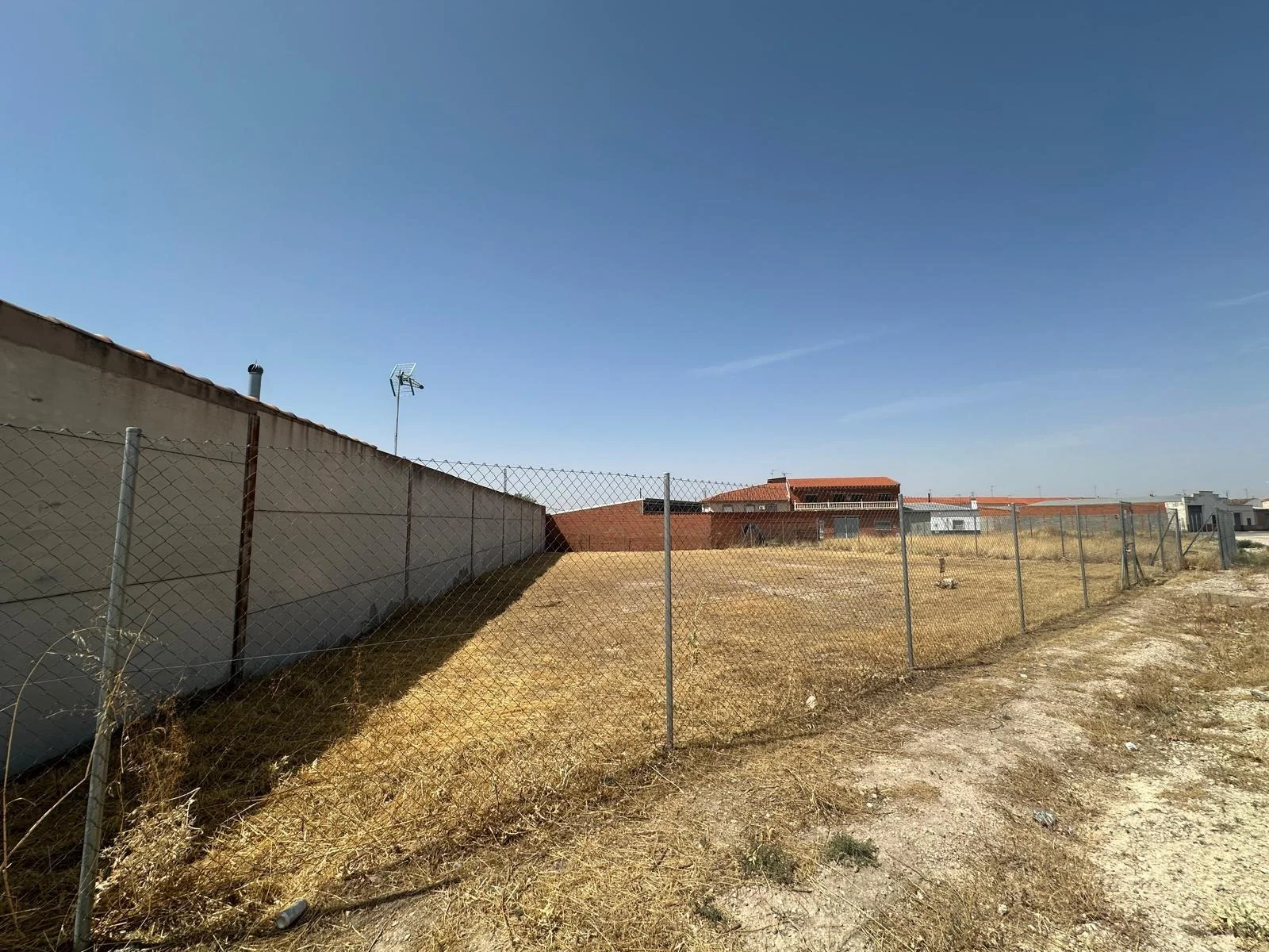 787 m² plot in Quintanar