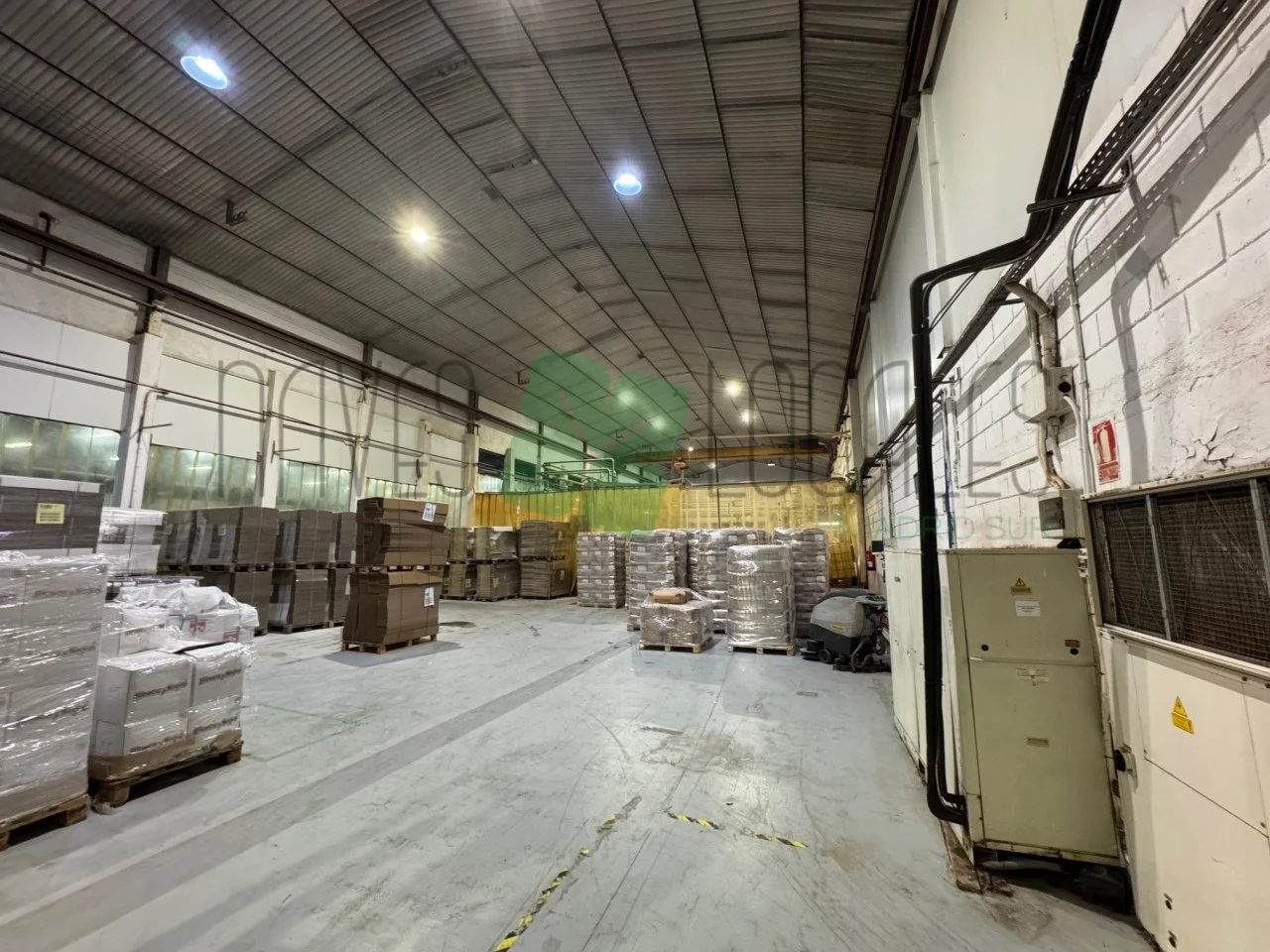 Industrial warehouse in Pinto, 3,151 m²