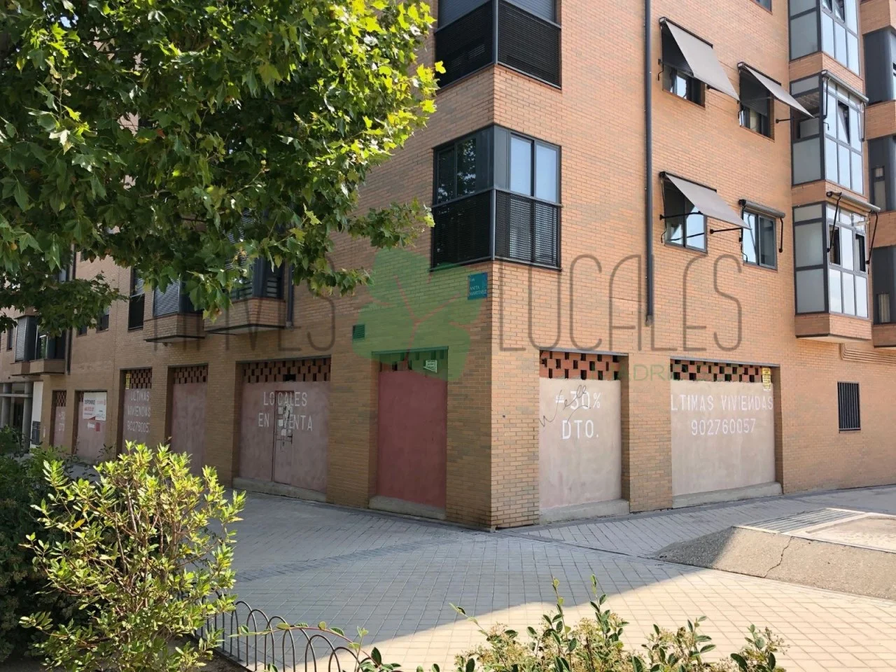 Local comercial esquinero en Leganés
