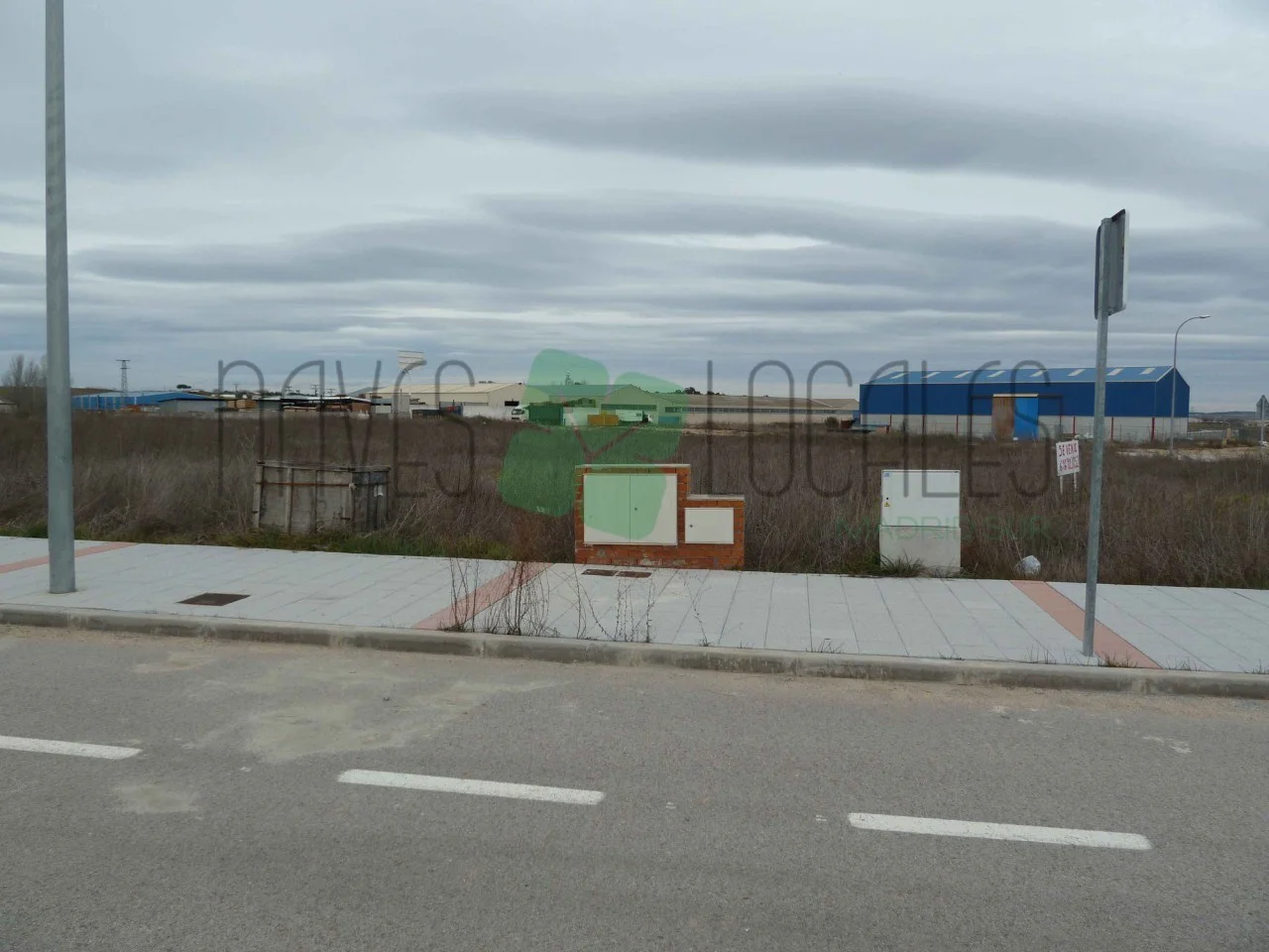Solar industrial con 3.203 m² edificables