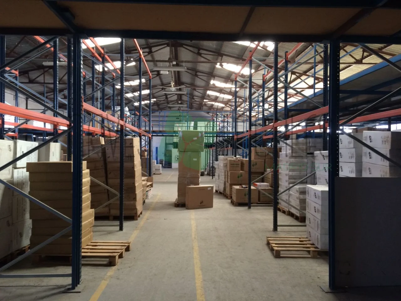 Industrial warehouse with adjoining plot