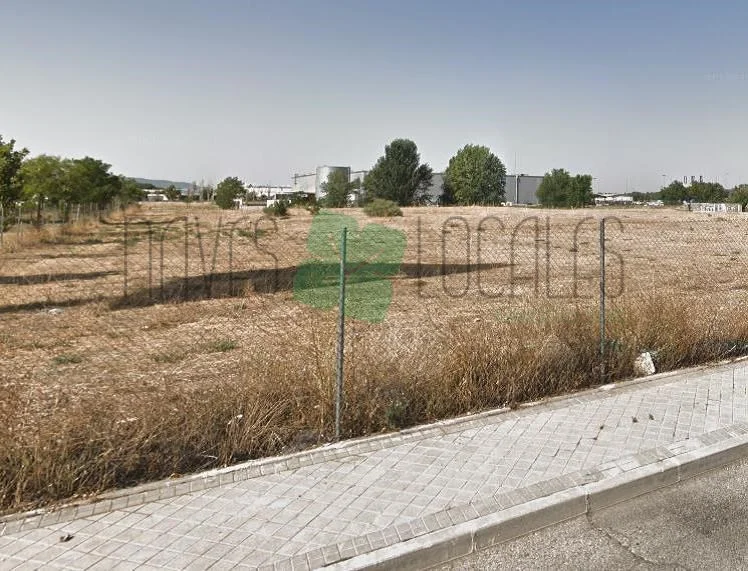 Large urban commercial plot near Madrid