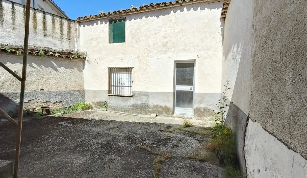 Casa de tres dormitorios para reformar