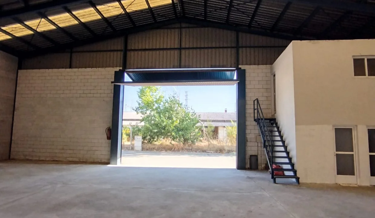 Industrial warehouse near Talavera, 500 m²