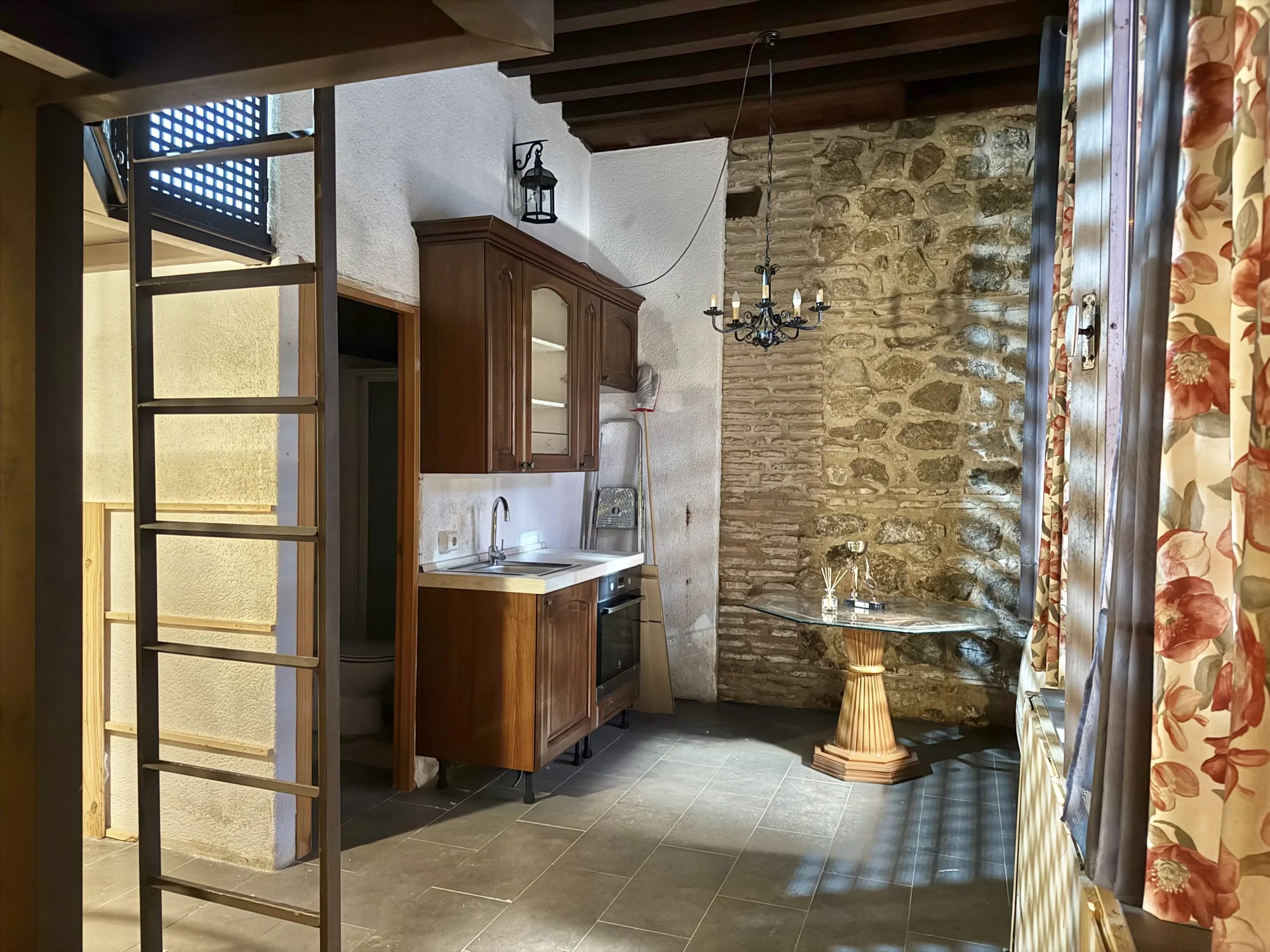 Local histórico en Toledo, 108 m²