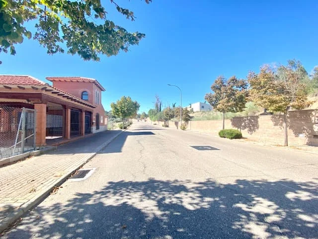 Flat residential plot near Toledo centre