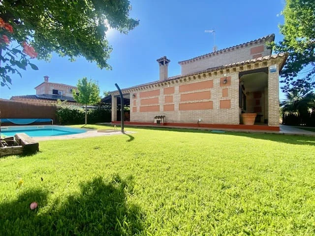 Chalet in Cobisa, five bedrooms, pool