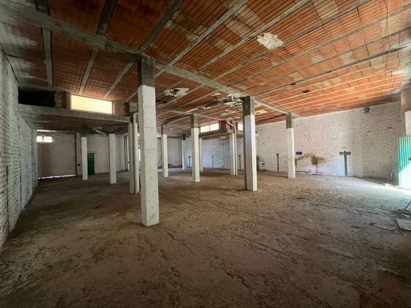 Nave industrial a pie de calle, 200 m²