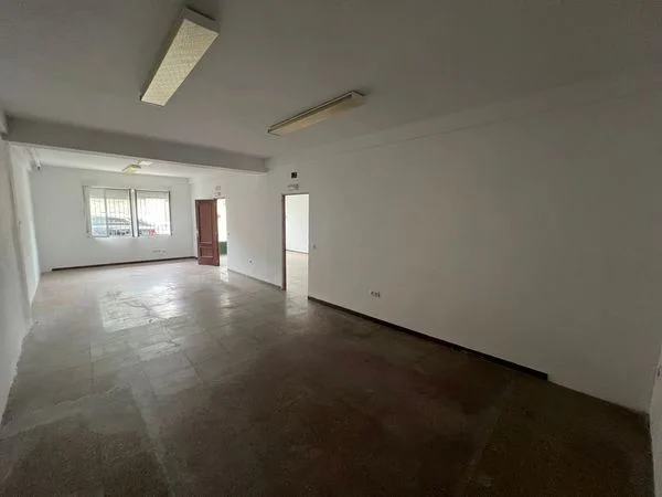 Local céntrico en Noblejas, 100 m²