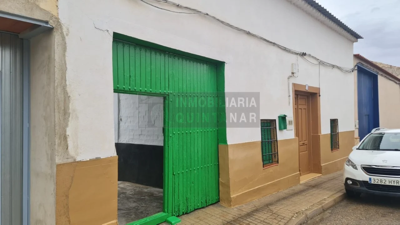 Adosado de dos habitaciones con jardín