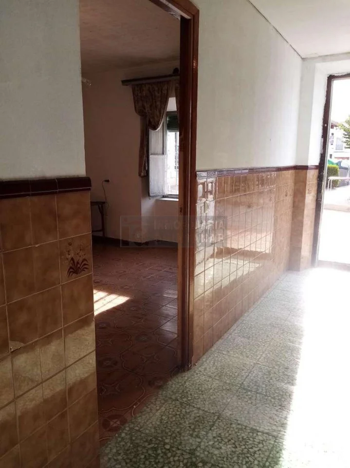 Casa céntrica para reformar con potencial comercial
